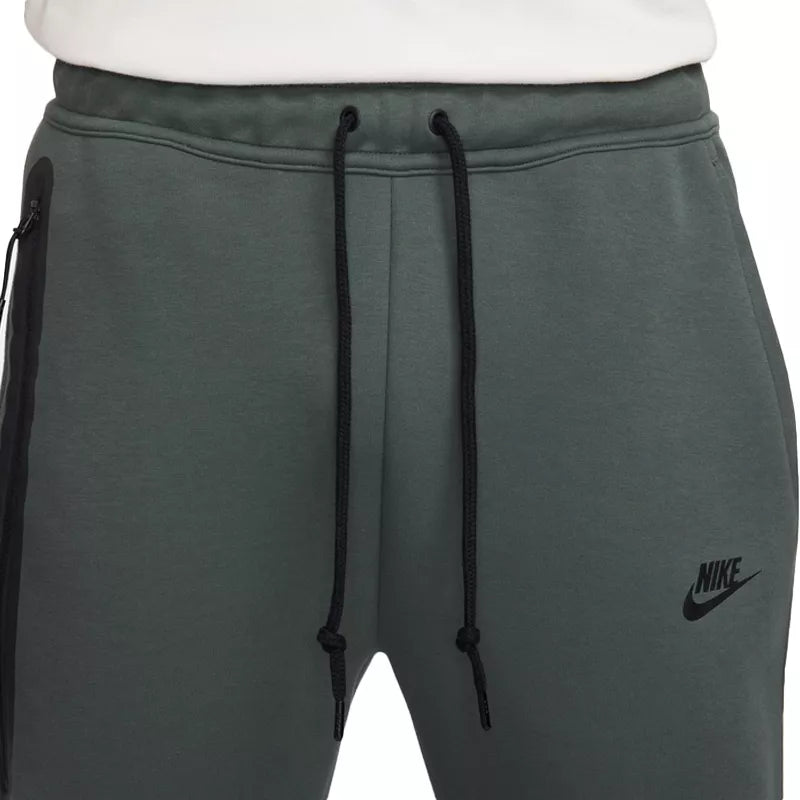 Nike Tech Fleece Tracksuit Bottoms - Green, Black.