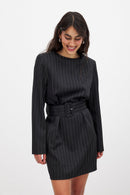 Robe À Fines Rayures Avec Ceinture Rayé