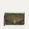 Clutch Alicia Moon de piel con remaches de nácar