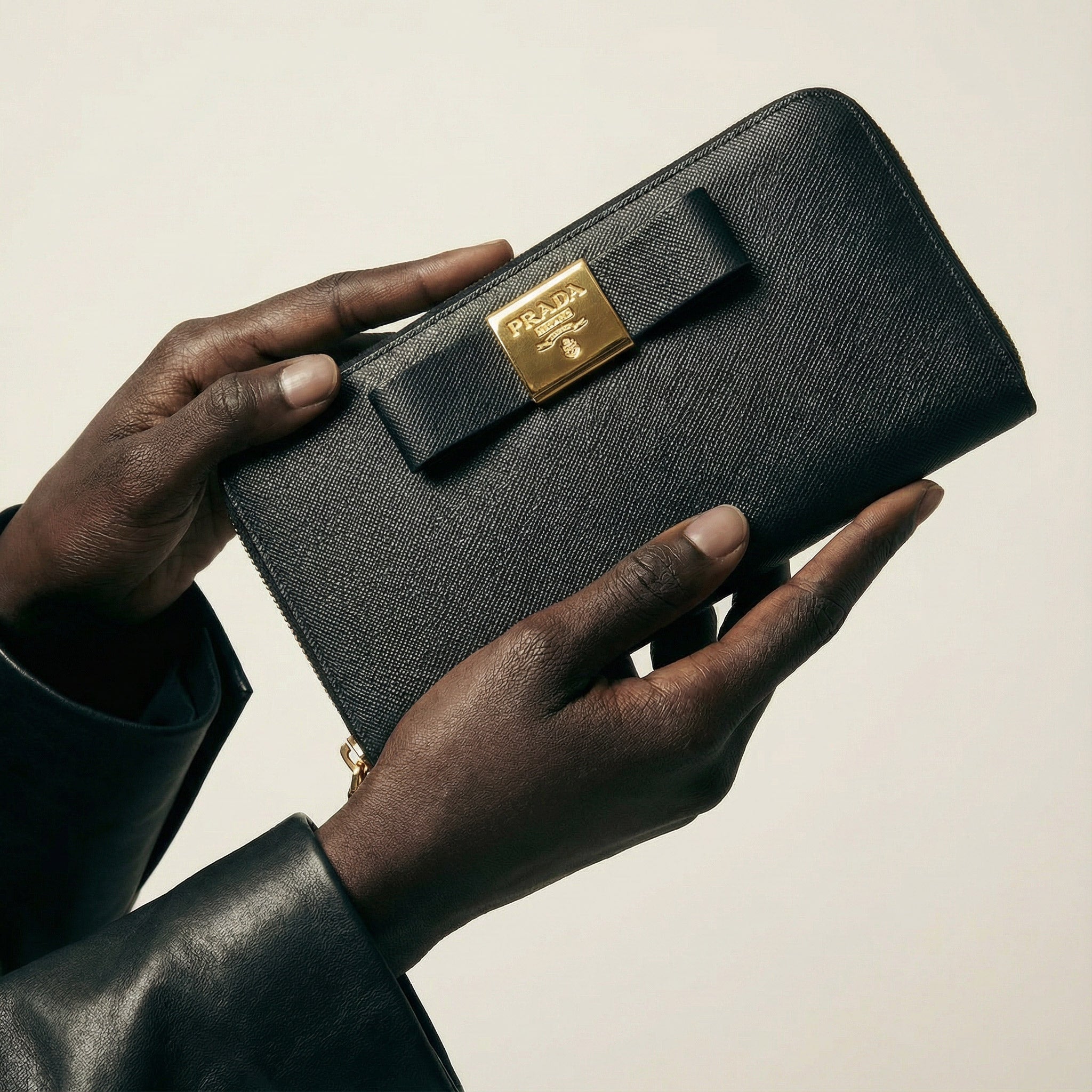 Portefeuille Long Prada En Cuir Saffiano