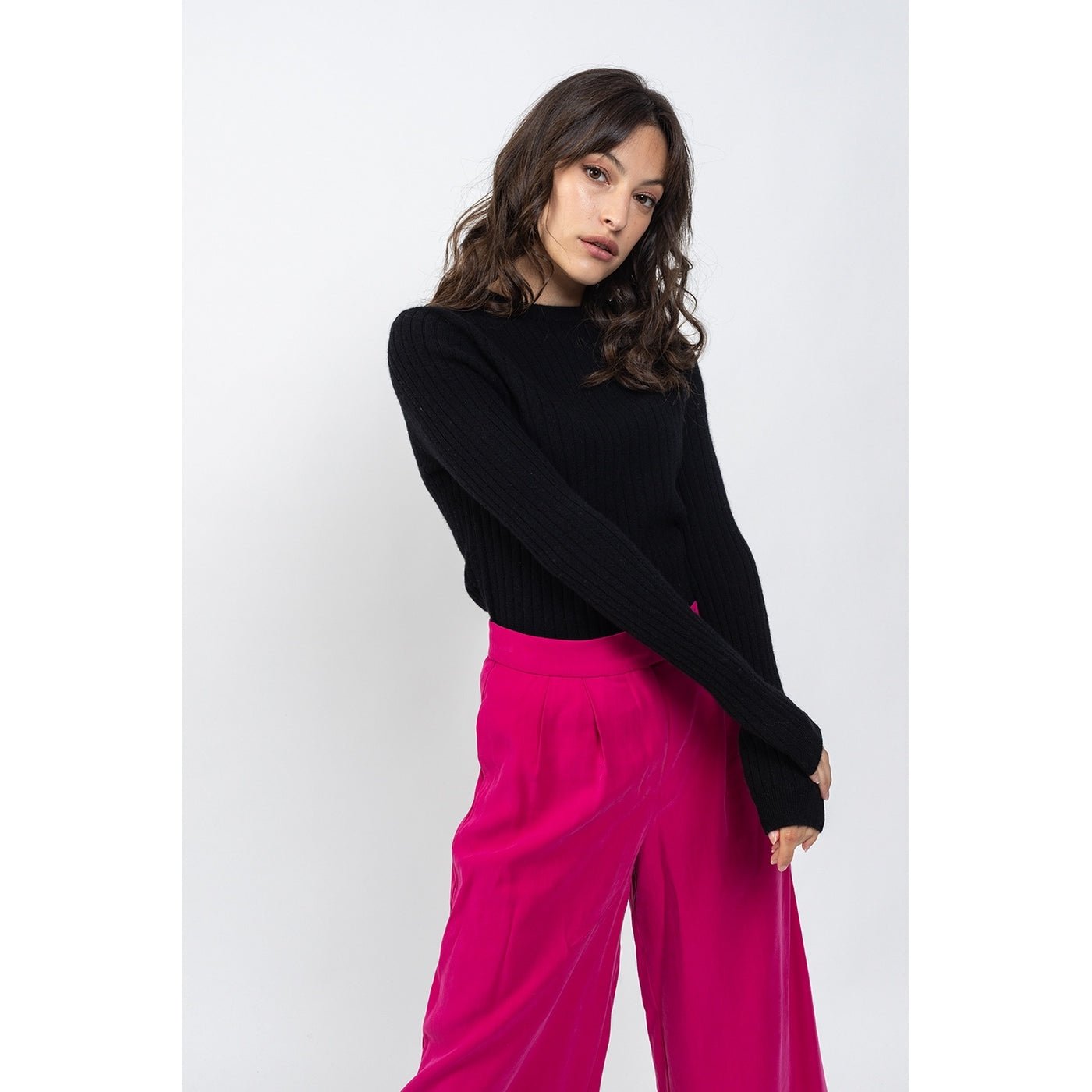 Jersey Cuello Redondo Bella Negro, Canalé Tradicional, 100% Cachemira, 2 Hilos - Mujer