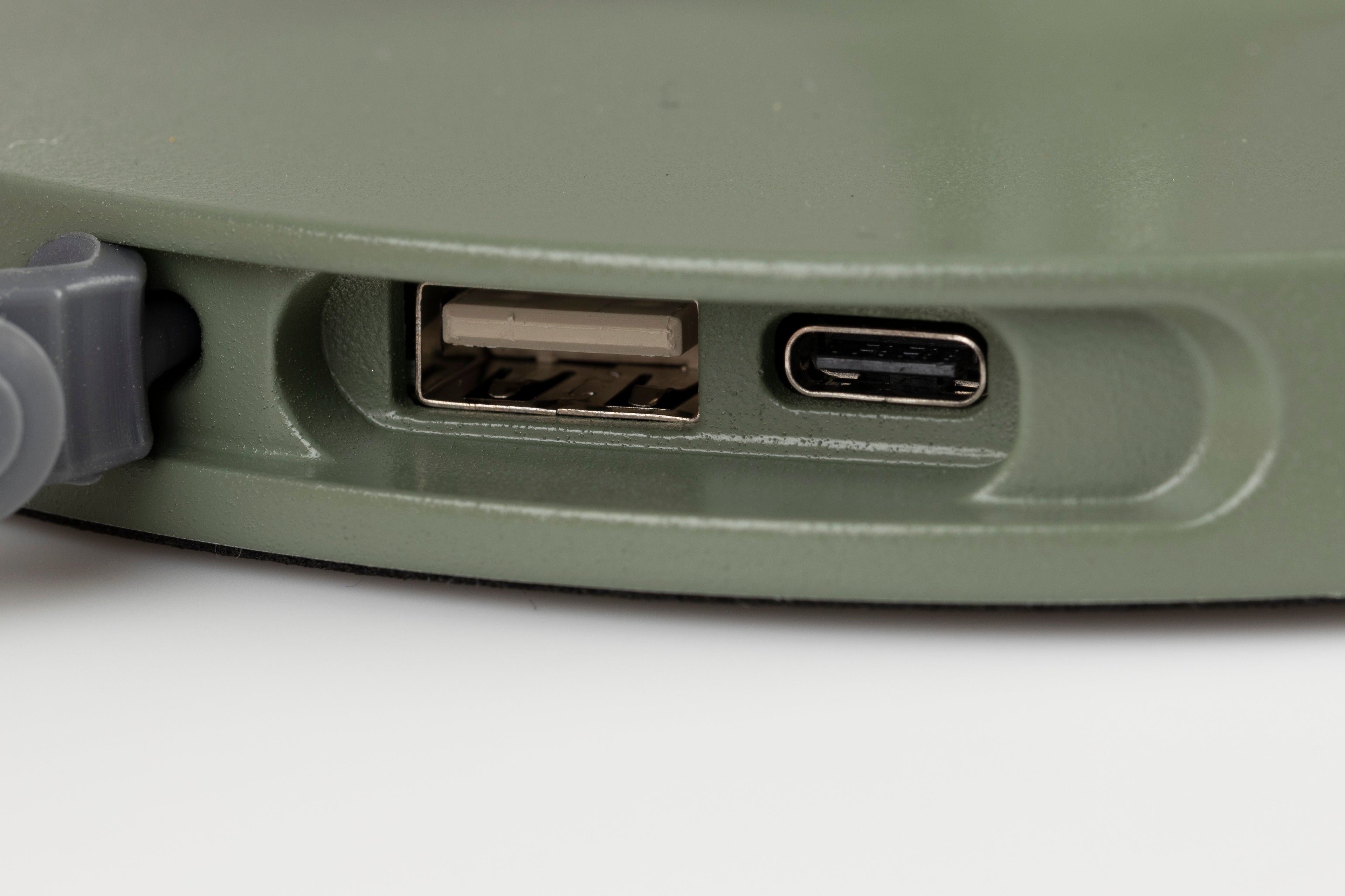 Hub - Lámpara de Mesa - Plástico Polipropileno - Verde
