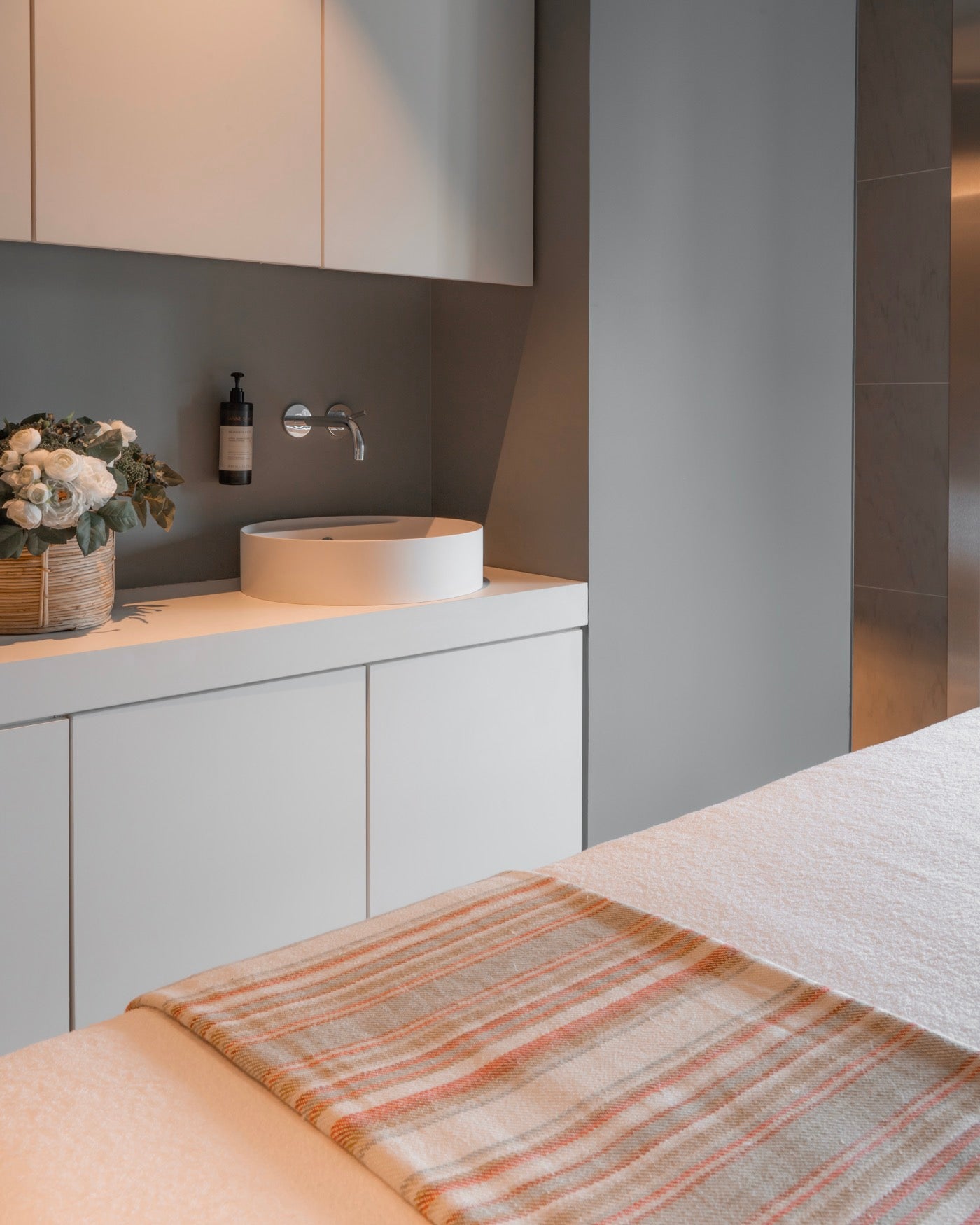 Domaine Reine Margot - Issy-Les-Moulineaux - Massage 30 Min et 90 Min d'Accès Au Spa (2 Personnes)