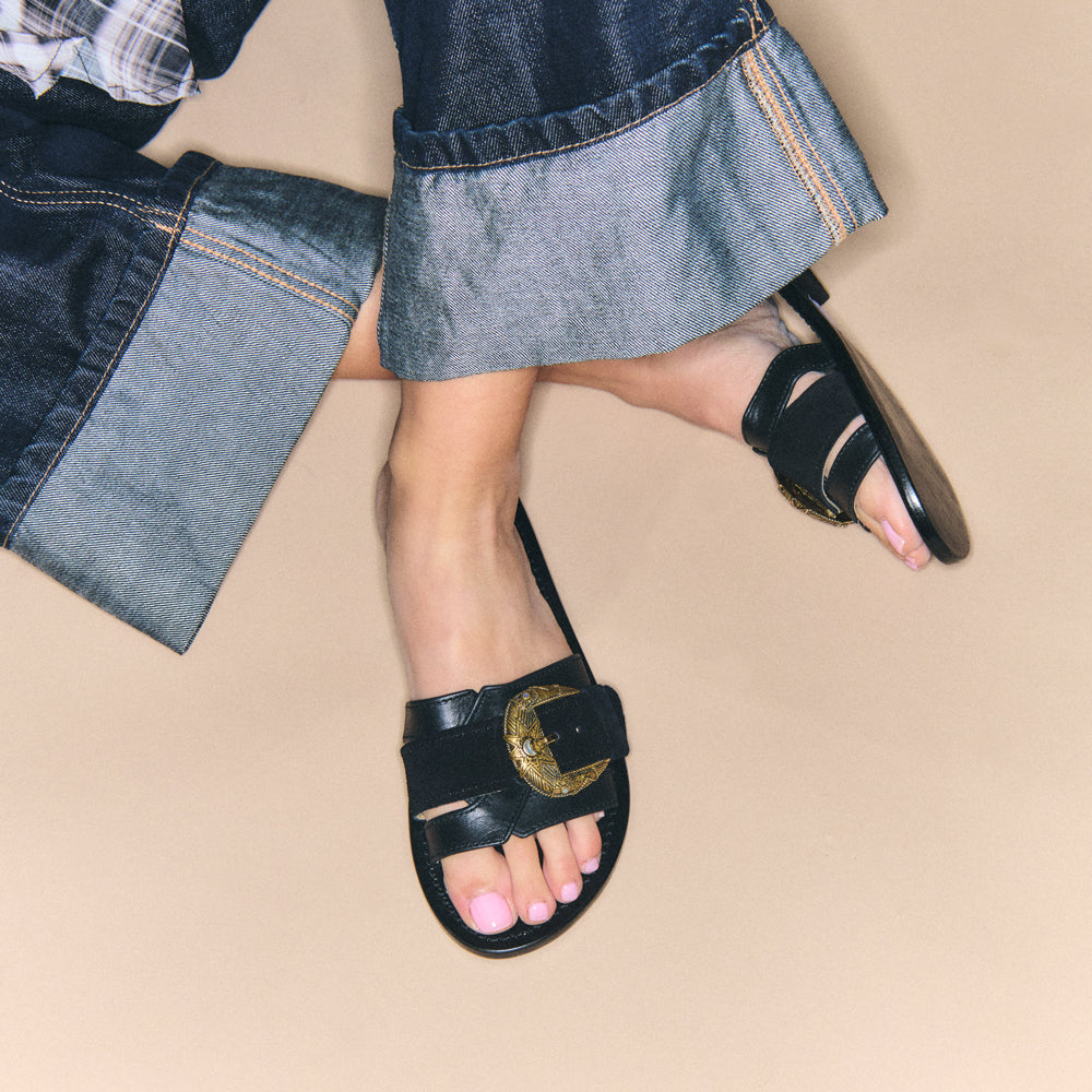 Sandalias de cuero negras mezcla violeta