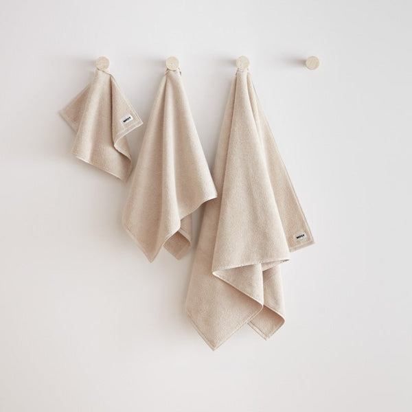 toalla de baño beige de algodón orgánico de Portugal 600 gramos