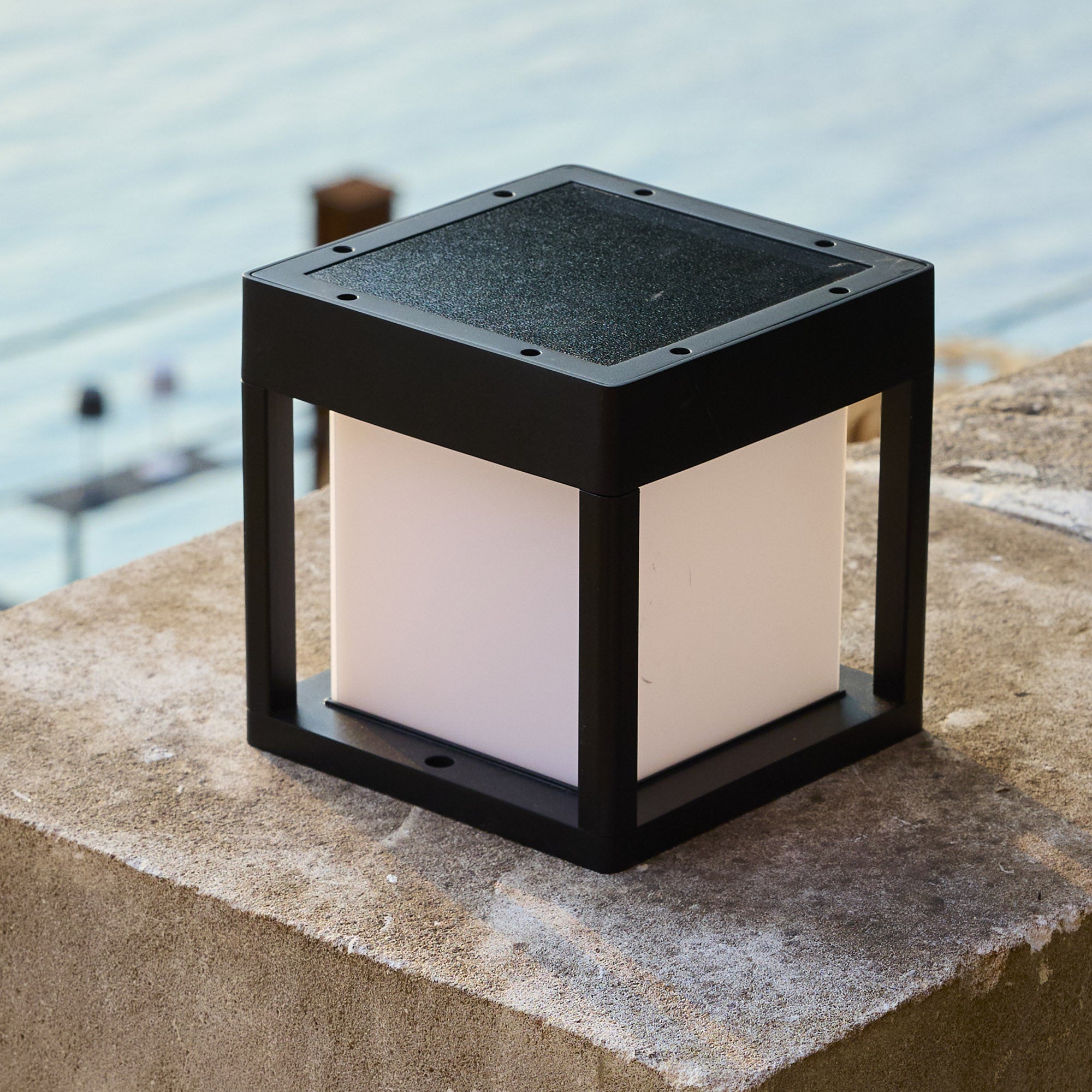 Pilaro - Borne & Potelet Solaire - Aluminium - Noir
