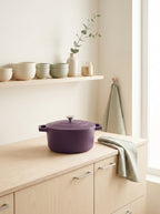 Round Cast Steel Casserole - Eggplant - 28cm