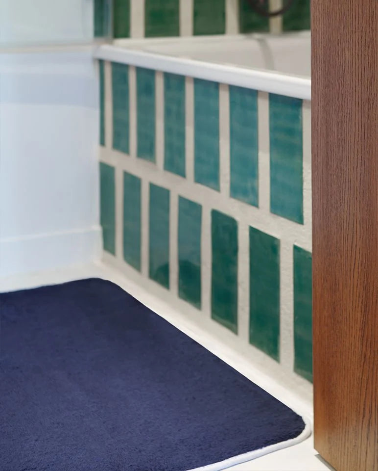 Tapis De Bain - Bleu Nuit Liseré Blanc