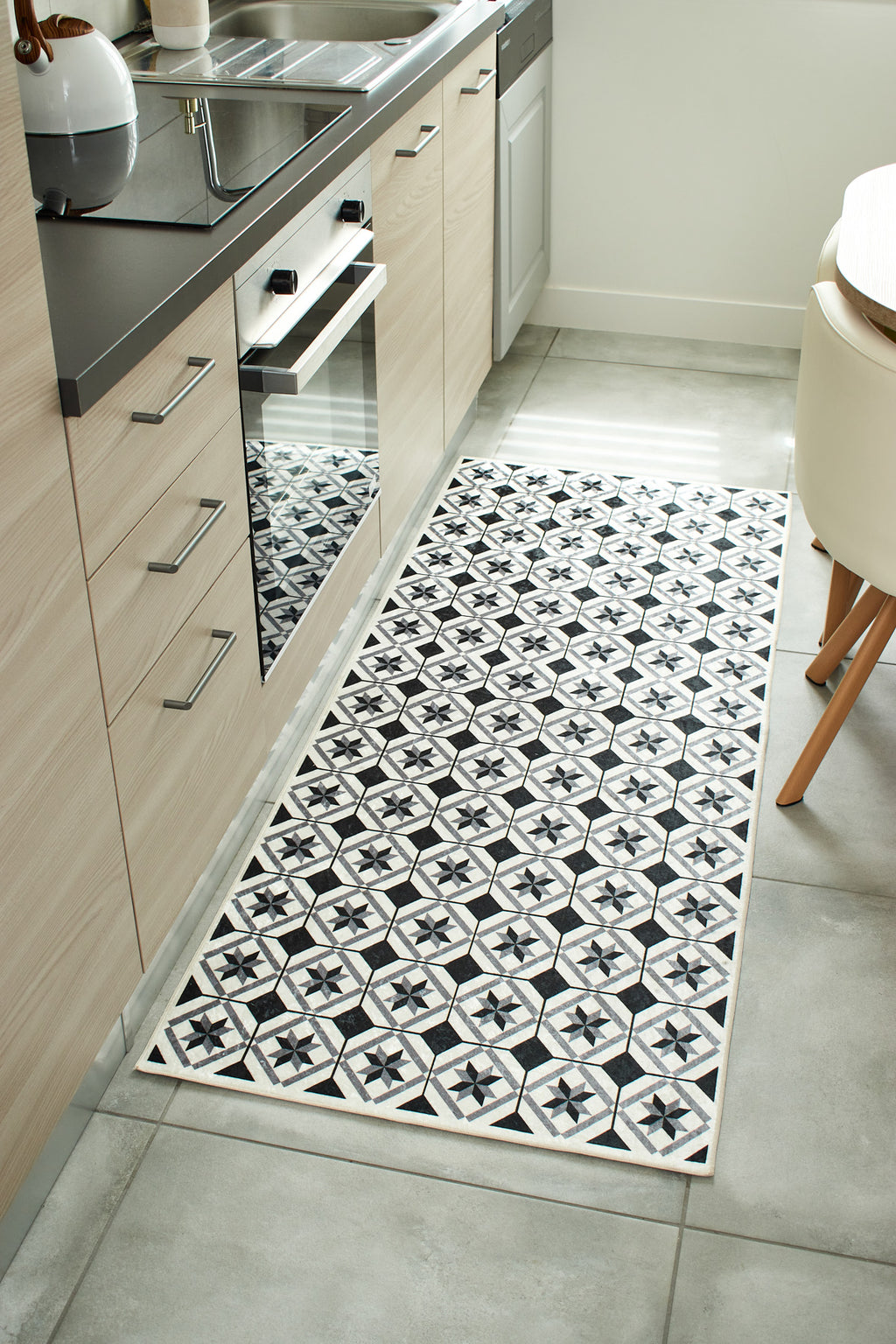 Azulejo 754 Rug - Black