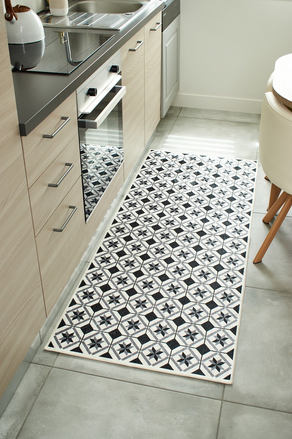Azulejo 754 Rug - Black