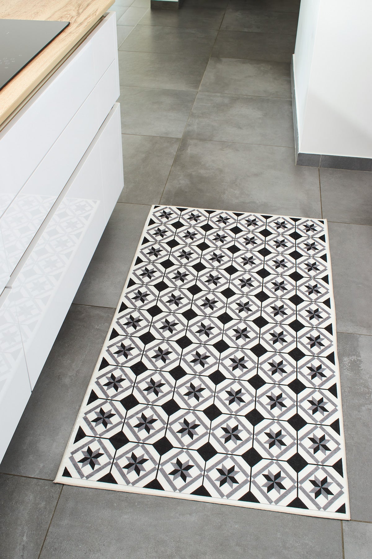 Azulejo 754 Rug - Black