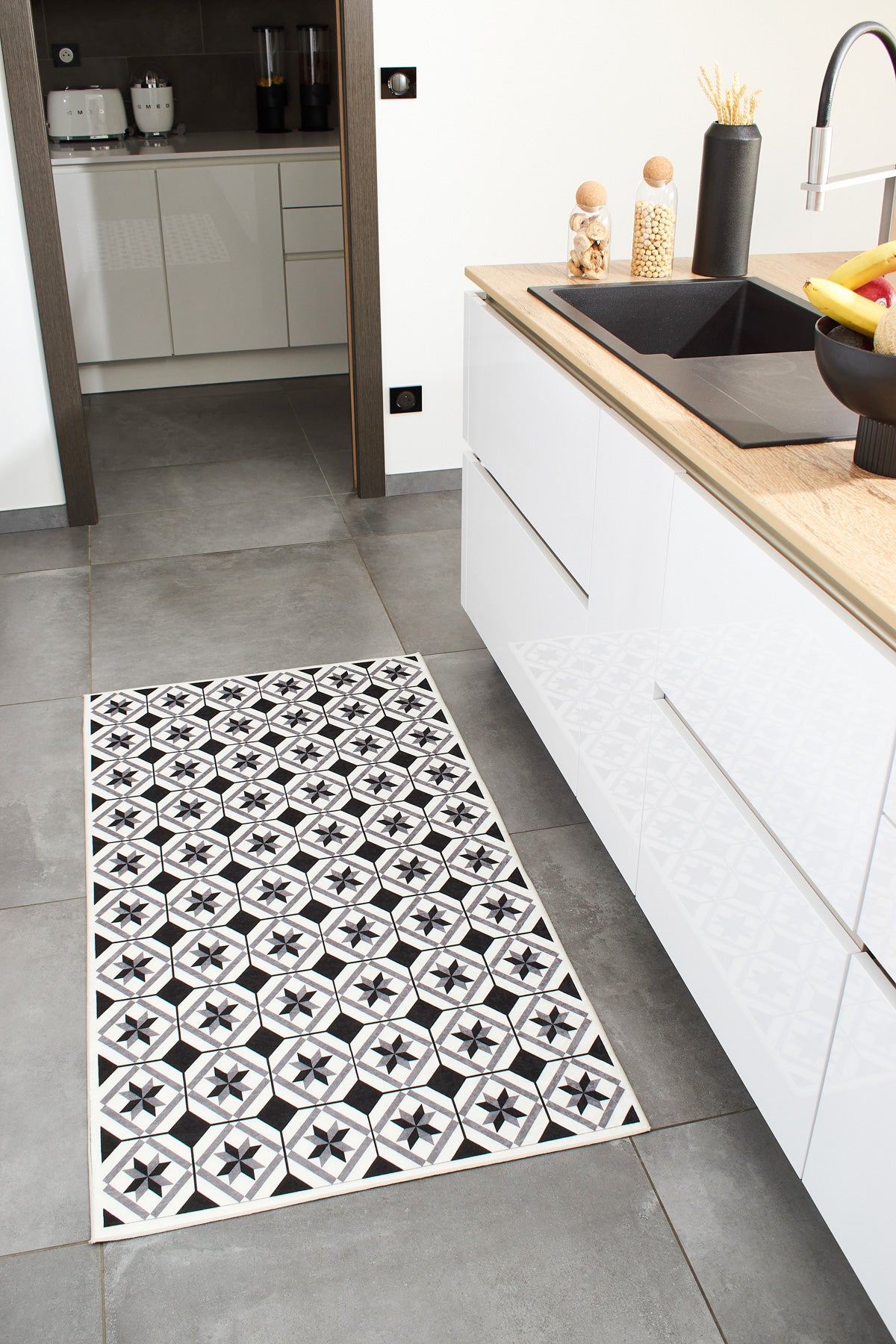 Azulejo 754 Rug - Black