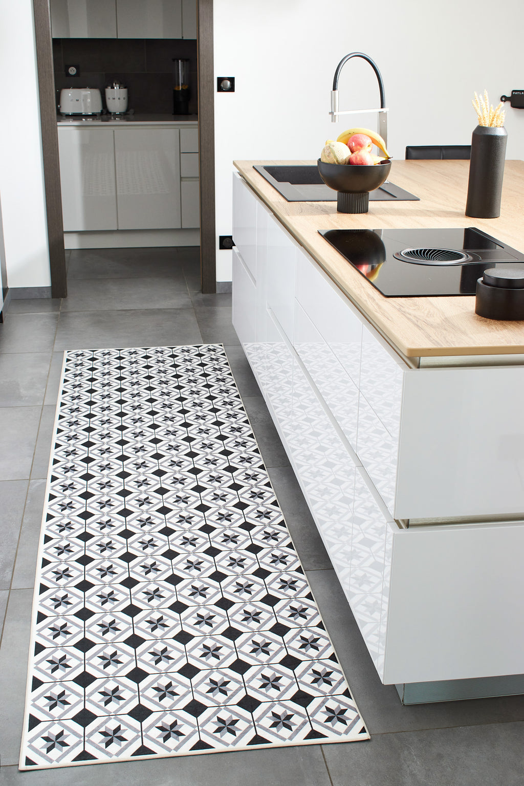 Azulejo 754 Rug - Black