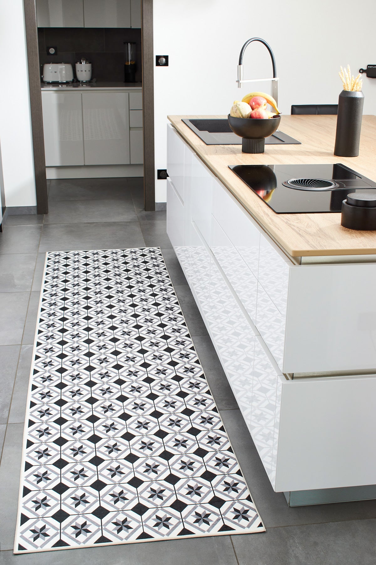 Azulejo 754 Rug - Black