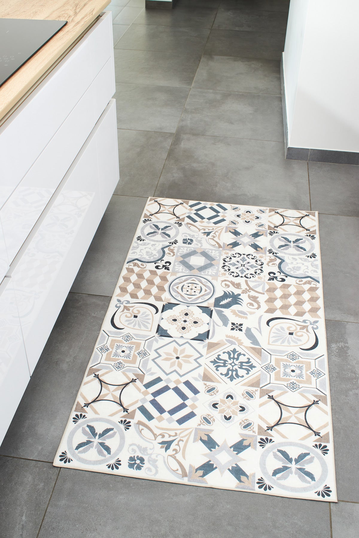 Azulejo 755 Rug - Brown