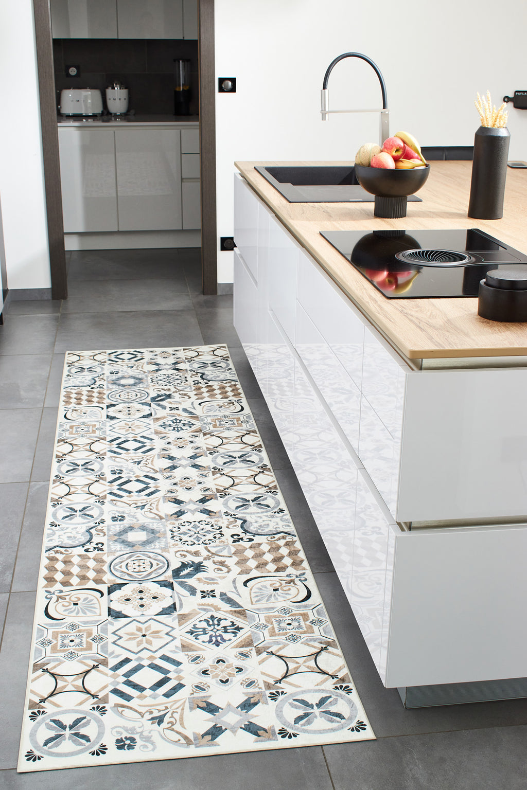 Azulejo 755 Rug - Brown