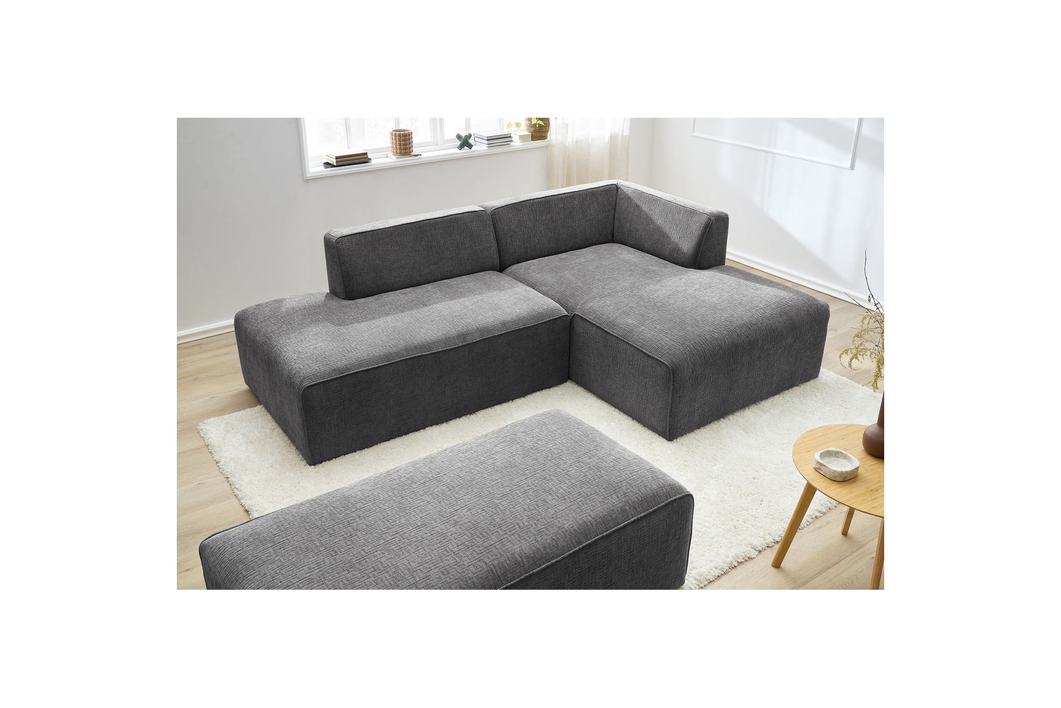 Sofá esquinero fijo modular MEGEVE de tejido liso con puf - Ángulo derecho - BOBOCHIC - The Bradery