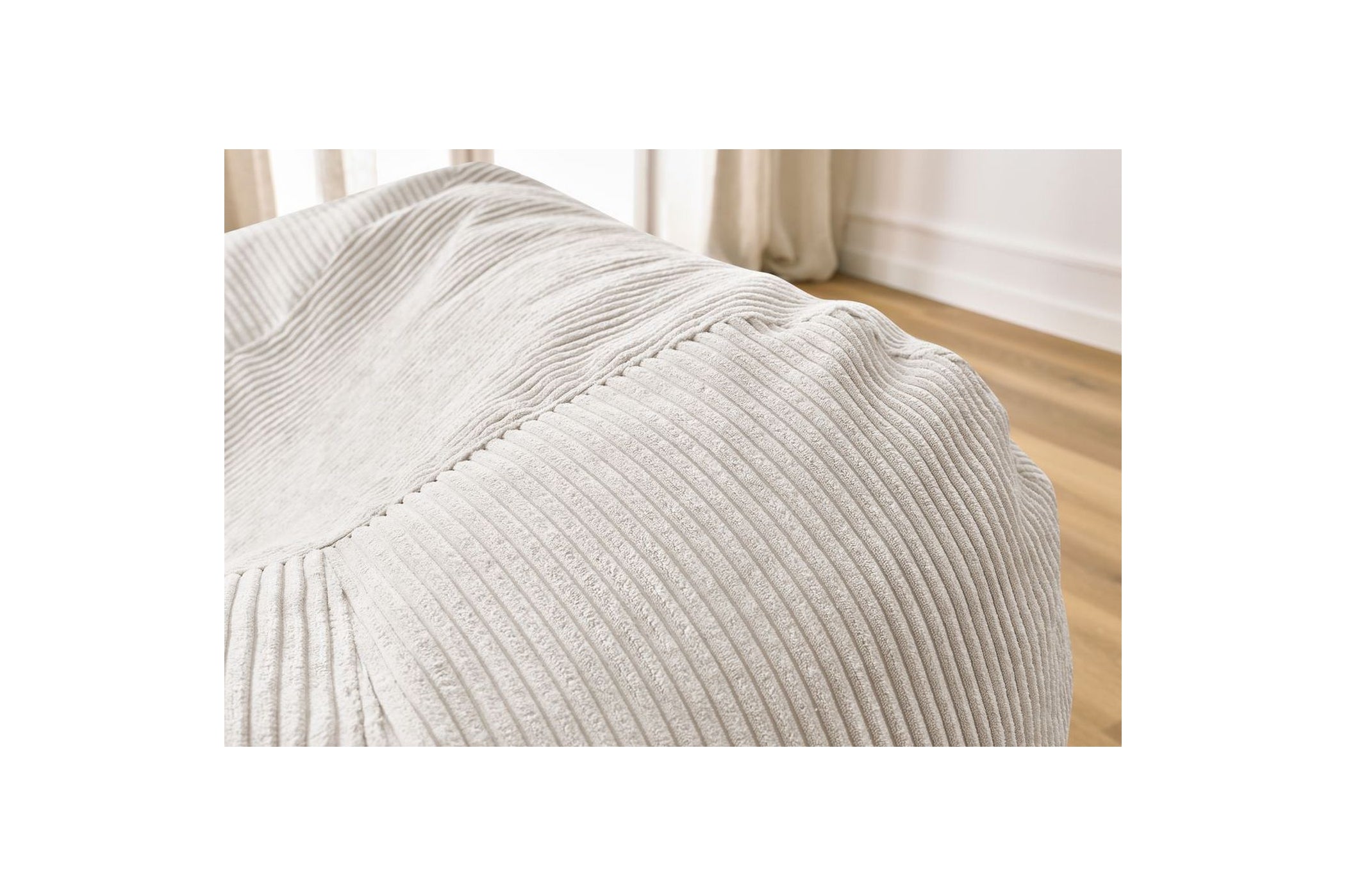 Pouf ultra moelleux VOLTAIRE velours côtelé - BOBOCHIC - The Bradery